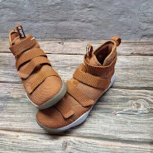 Nike Zoom LeBron Soldier 11 Wheat brown gum basketball shoes mens size 6.5